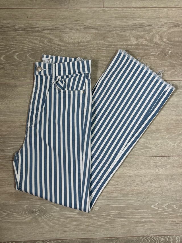 Pantalón recto rayas Stradivarius 38