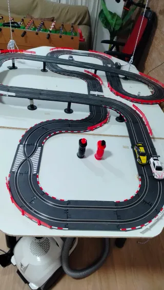 Circuito de Scalextric con mandos