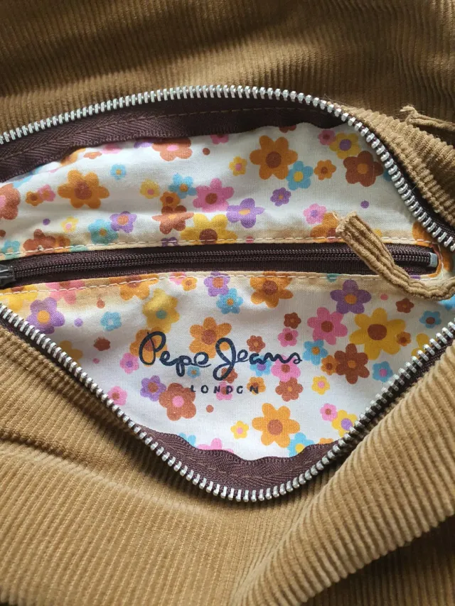 Bolso original pepe jeans de pana marrón.