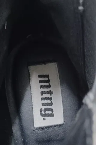 Botines MTNG Negros con Tachuelas