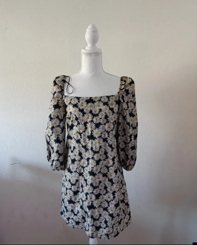 Vestido Lefties estampado margaritas talla M