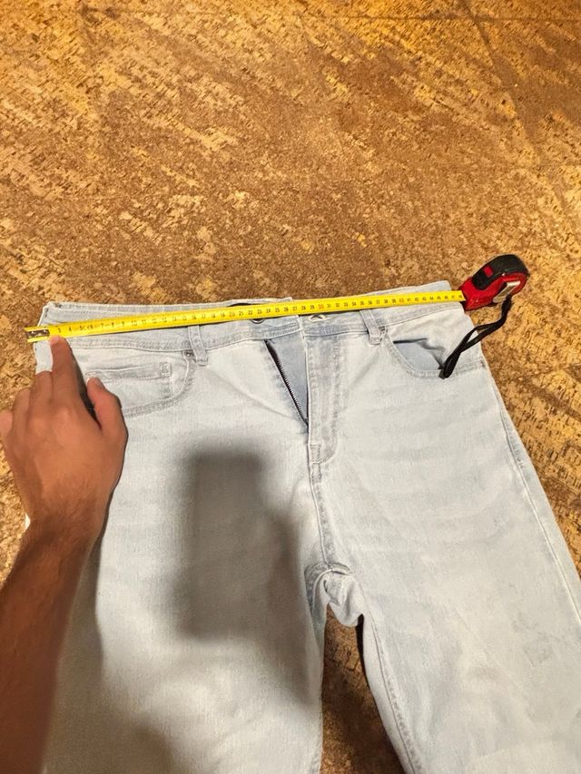 Pantalón vaquero largo azul claro