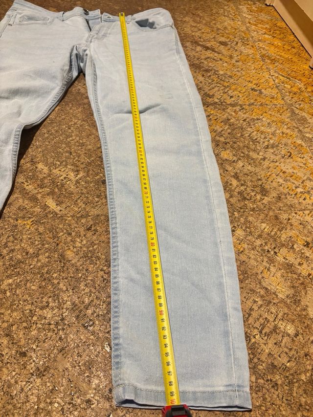 Pantalón vaquero largo azul claro