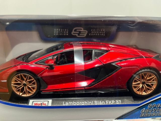 Maisto Lamborghini Sian FKP 37 1:18 Rojo