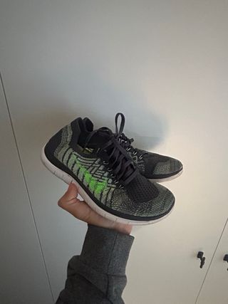 Zapatillas Nike Running Grises y Verdes