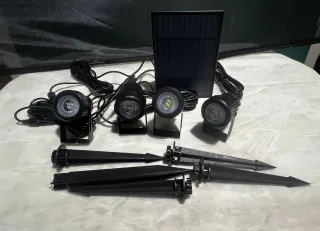 Foco Solar con 4 Luces LED Cálidas Impermeable par