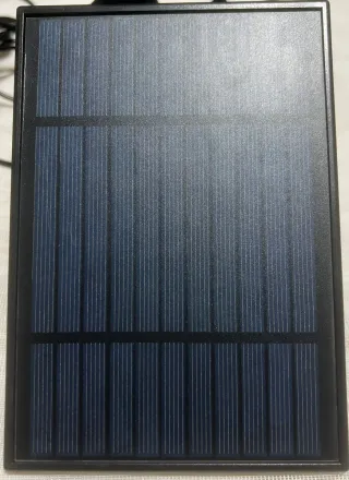 Foco Solar con 4 Luces LED Cálidas Impermeable par