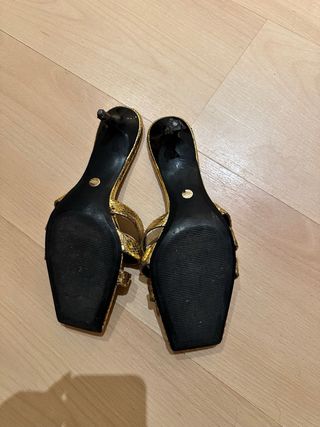 Sandalias elegantes ZARA tacón bajo doradas t