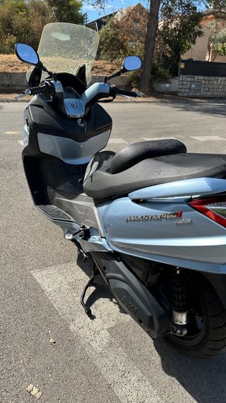 Sym Maxym 400i ABS averiada