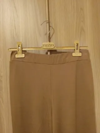 Pantaloni comodi beige