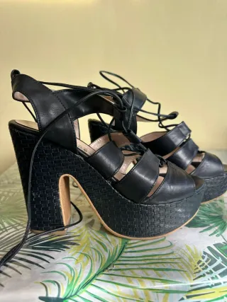 Sandali neri con tacco largo intrecciato Ele shoes