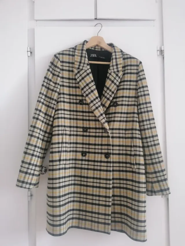 Abrigo Zara Cuadros Beige y Negro