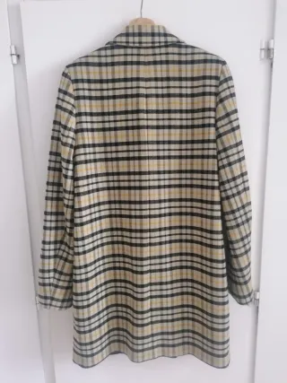 Abrigo Zara Cuadros Beige y Negro