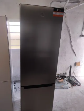 Nevera Indesit