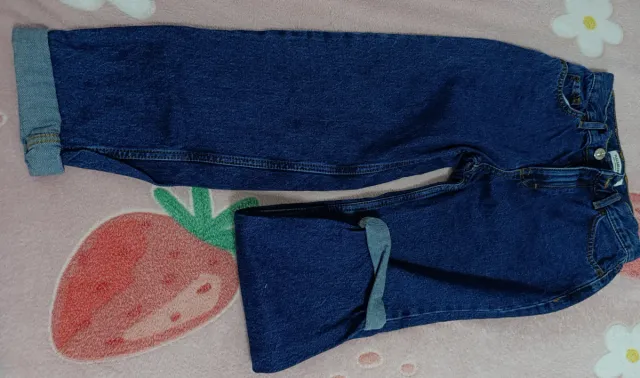 Pantalón vaquero niña Bershka T.32