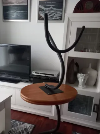 Lote 2 mesitas ovaladas madera y metal