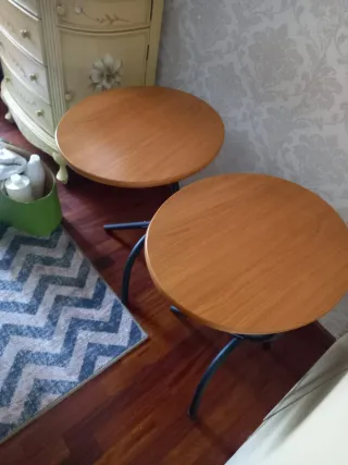 Lote 2 mesitas ovaladas madera y metal