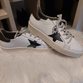 Zapatillas de Piel con Estrella