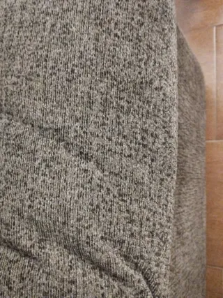 Sofá de tela marrón