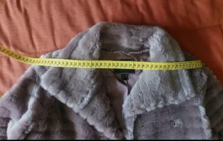 Chaquetón pelo malva Mango