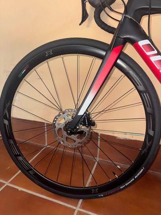 Bicicleta de carretera Olympia de carbono