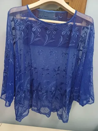 Blusón de encaje azul sin estrenar