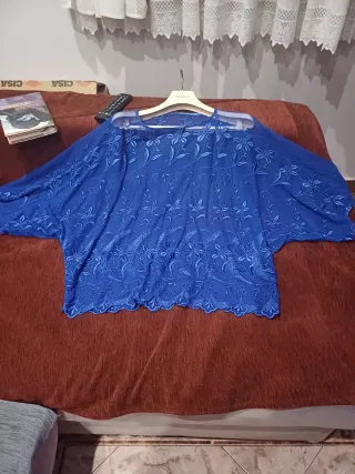 Blusón de encaje azul sin estrenar