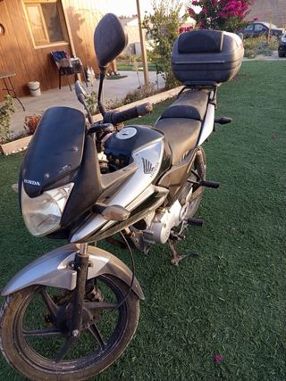 Motocicleta Honda cbf 125 cc