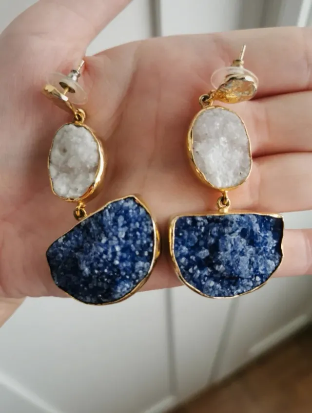 Pendientes Casilda Finat Geoda Azul y Blanca