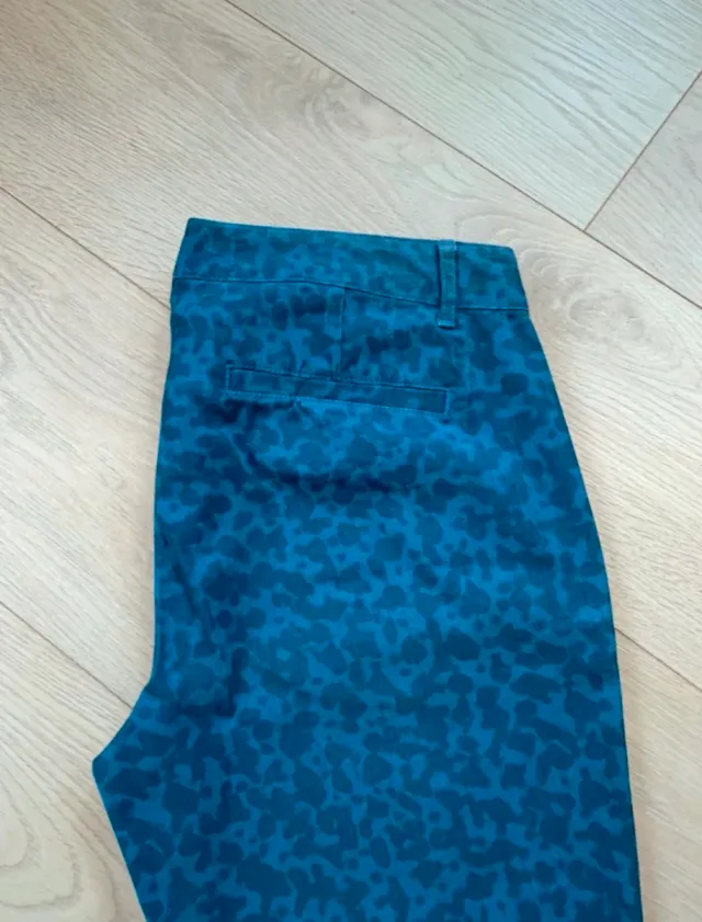 GAP Talla 36-38 - Pantalón azul animal print 