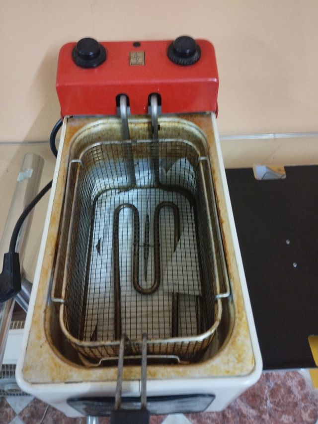 Freidora de aceite.