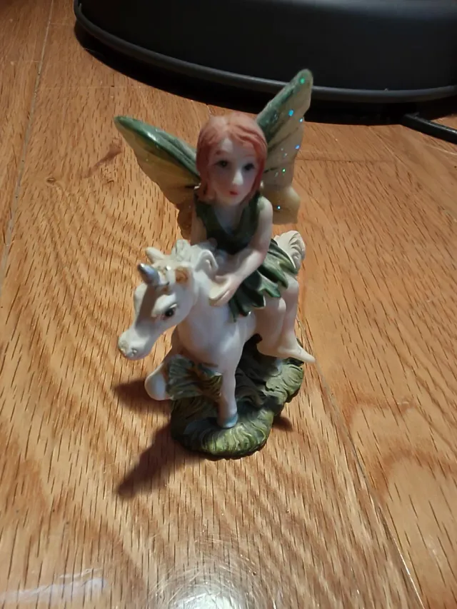 Figurita Hada y Unicornio