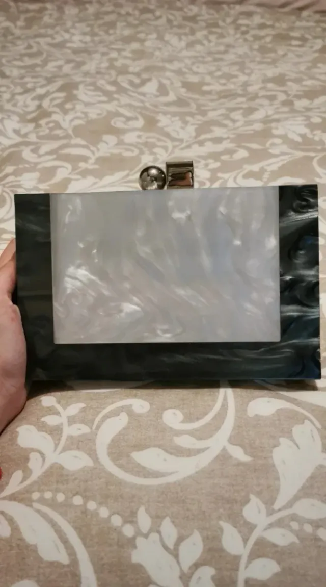 Bolso nacarado azul y gris