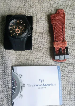 Reloj Technomarine Negro y Dorado
