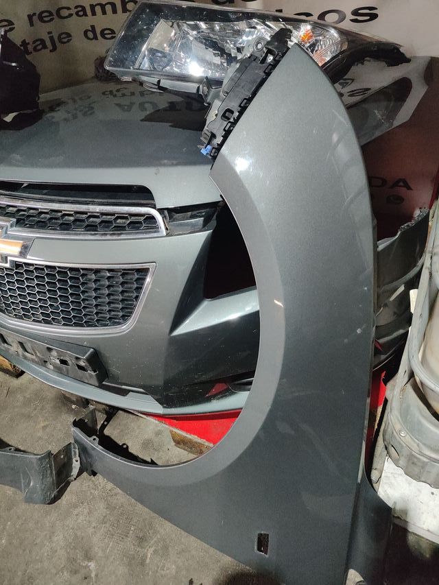 Frontal Chevrolet Cruze Gris