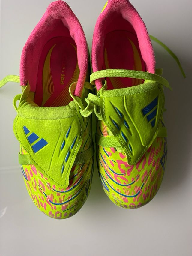 Botas de fútbol Adidas Predator para niño