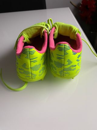 Botas de fútbol Adidas Predator para niño