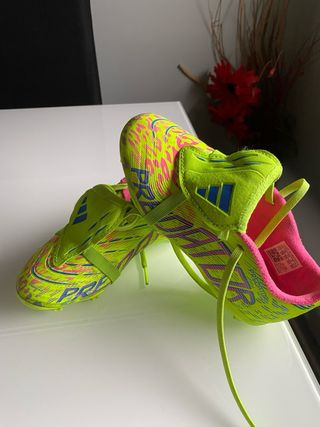 Botas de fútbol Adidas Predator para niño