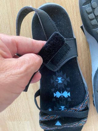 Sandalias trekking mujer negras multicolor