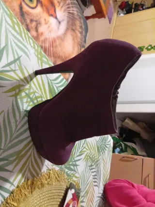 Botines de tacón morados