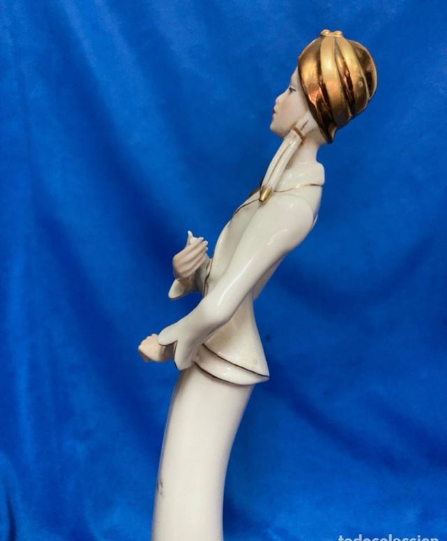 Figura GALOS porcelana pintada a mano