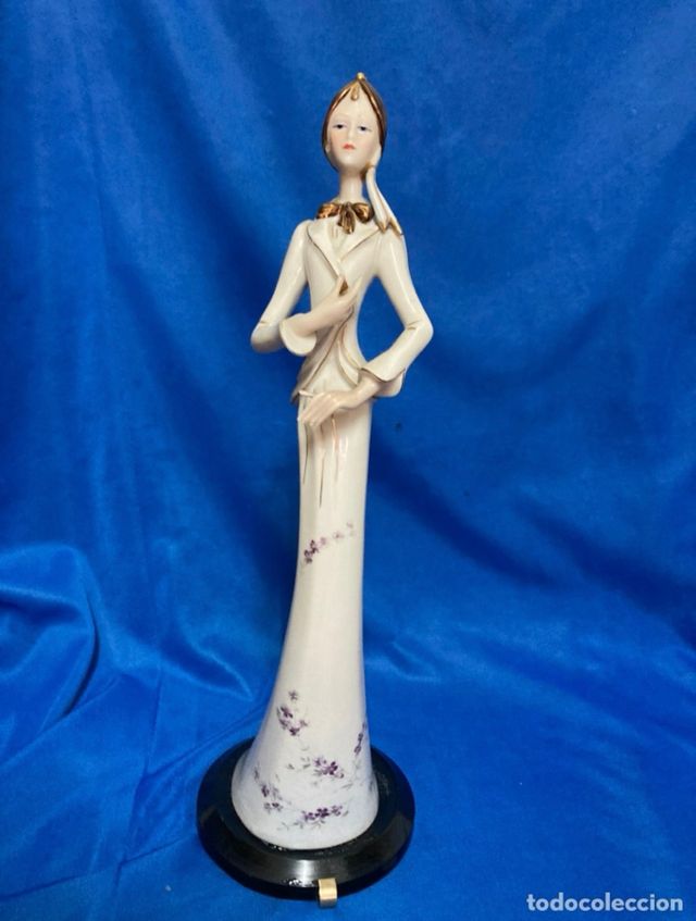 Figura GALOS porcelana pintada a mano