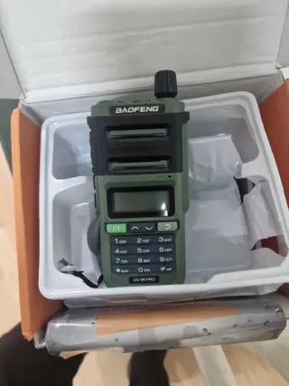 Walkie Talkie Baofeng UV-9R PRO Verde