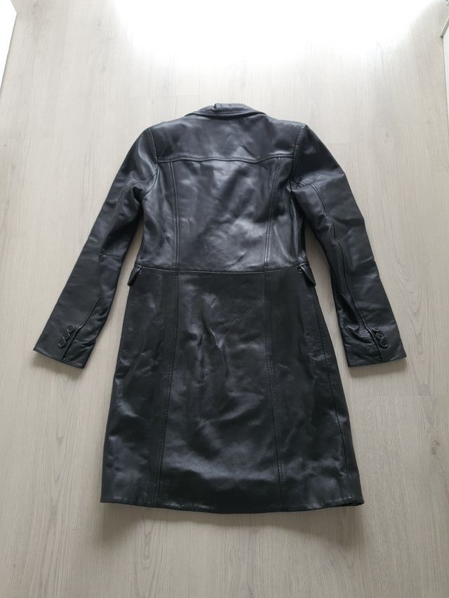 Chaqueta abrigo de cuero negro del 
corte ingles