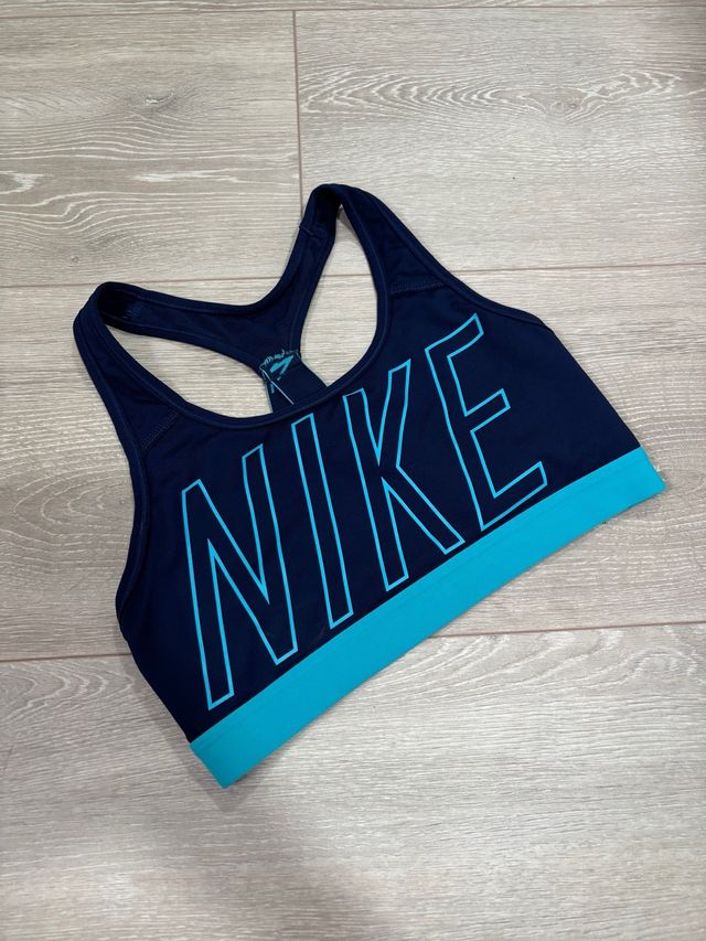 Top deportivo Nike azul