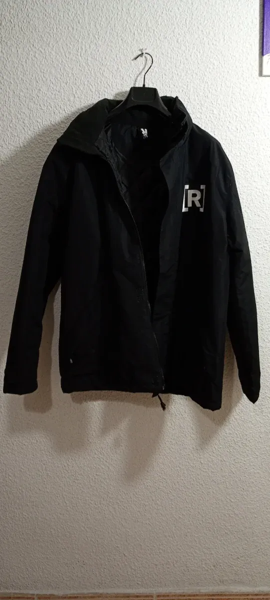 Cazadora Negra Residente Logo Talla L