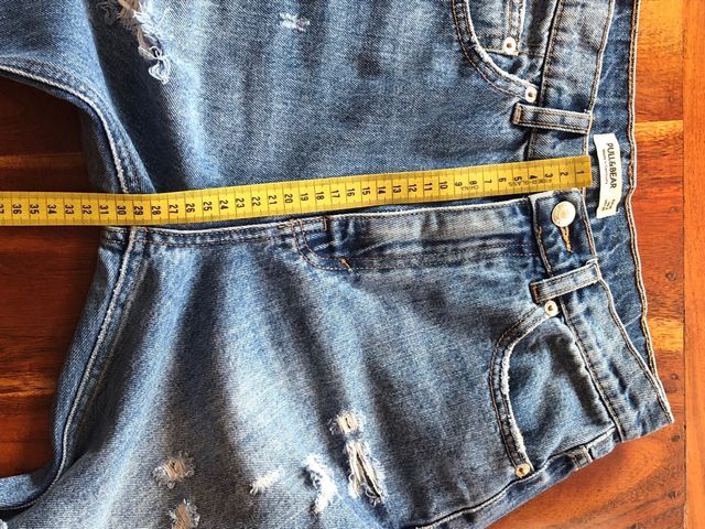 Pantalón vaquero Pull&Bear roto Talla 36