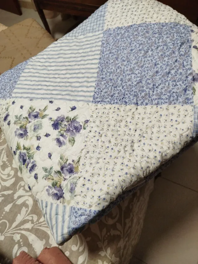 Colcha para cama 1.50 con cojines