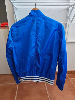 Chaqueta Caramelo Azul Eléctrico