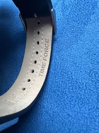 Reloj Time Force Elegante Negro y Plateado